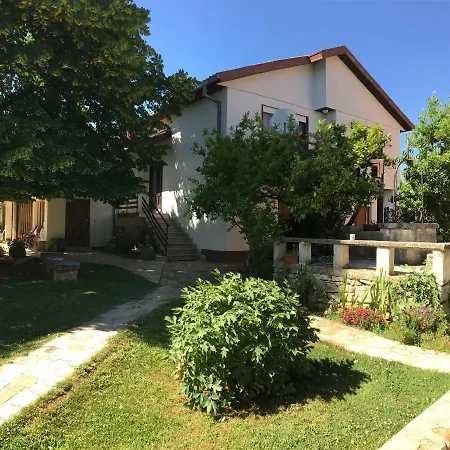 Two-bedroom Countryside * Marčana